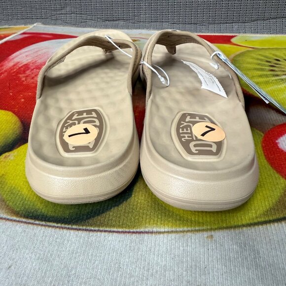 Hey Dude Mens 7 Taupe Flip Flops - Picture 5 of 8